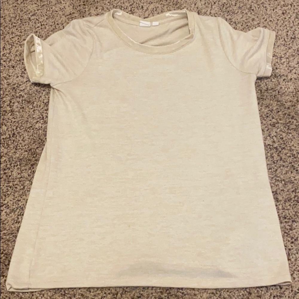 Tan GAP t shirt with velvet neck line